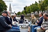 20-09-2023 Breda - Tijdens de rondvaart door de singels rond de stad zit de rolstoellift verzonken in de bodem van de rondvaartboot. - Fotokrant